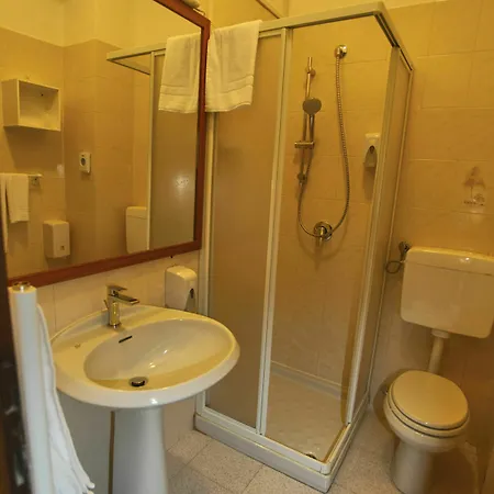 Hotel Anton&art 3*